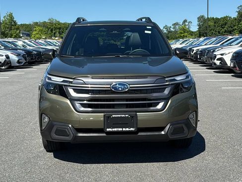 Certified 2025 Subaru Forester Limited AWD/4WD image 2