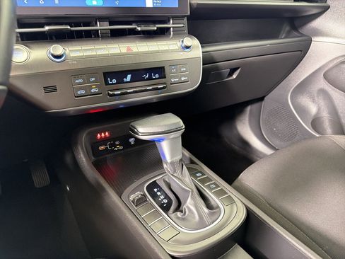 Used 2025 Hyundai Kona SEL image 16