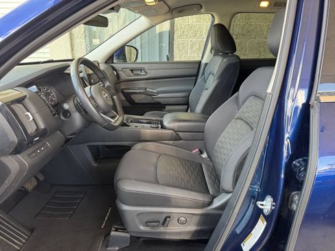Used 2025 Nissan Pathfinder SV AWD/4WD image 24