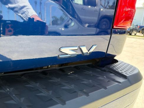Used 2024 Nissan Titan SV w/ SV Convenience Package image 11