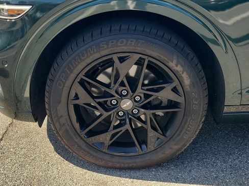 Used 2022 Genesis GV70 2.5T w/ Advanced Package image 17