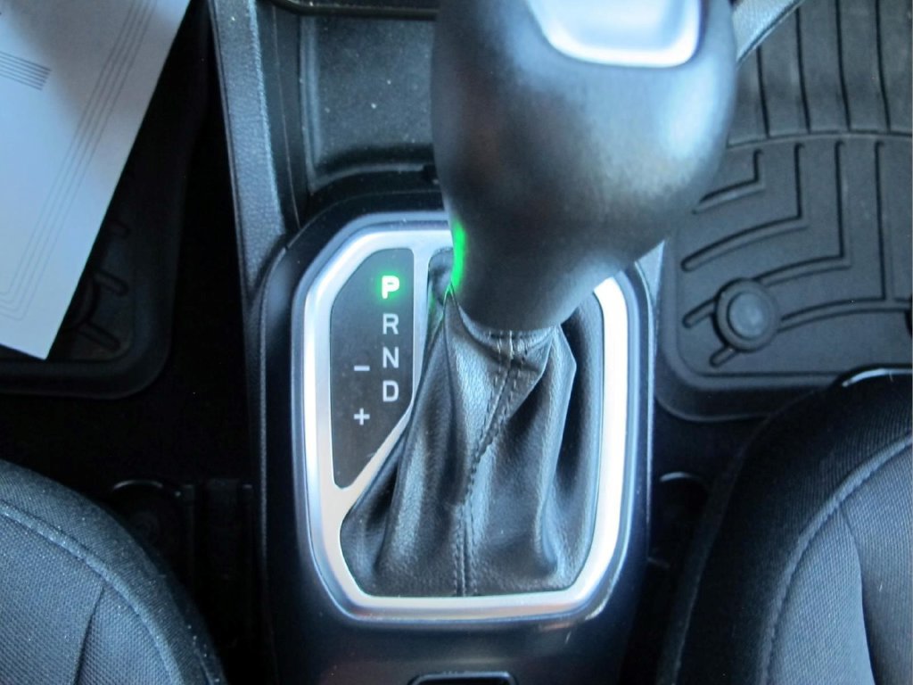 Used 2020 Jeep Renegade Latitude AWD/4WD image 16