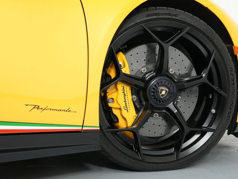 Used 2018 Lamborghini Huracan Performante image 68