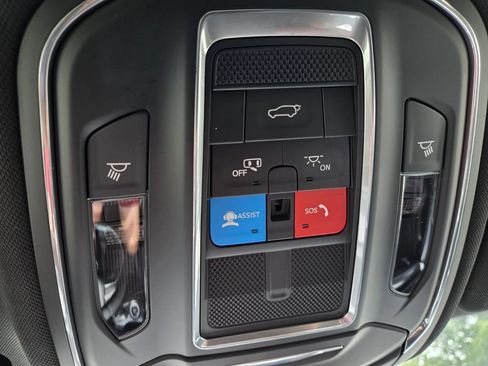 Used 2023 Jeep Grand Cherokee Altitude AWD/4WD image 31