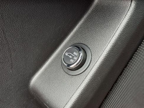 Certified 2023 Chevrolet Traverse LT image 17