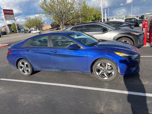 Used 2023 Hyundai Elantra SEL w/ Convenience Package image 1