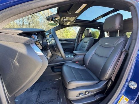 Certified 2025 Cadillac XT5 Premium Luxury image 12