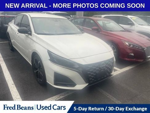 Used 2023 Nissan Altima 2.5 SR FWD image 1