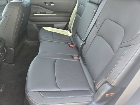 New 2026 Nissan Pathfinder SL AWD/4WD image 9