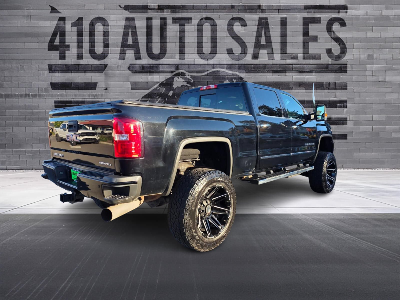 Used 2019 GMC Sierra 2500 Denali AWD/4WD image 3