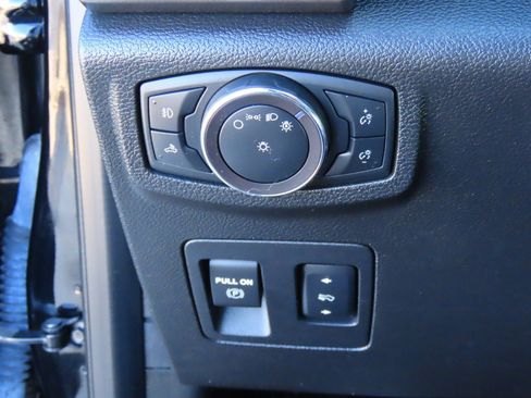 Used 2018 Ford F150 XLT w/ Equipment Group 302A Luxury image 23