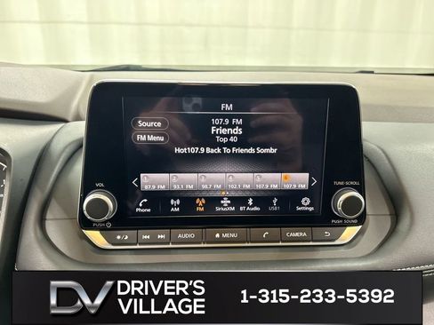 Used 2023 Nissan Rogue SV image 14