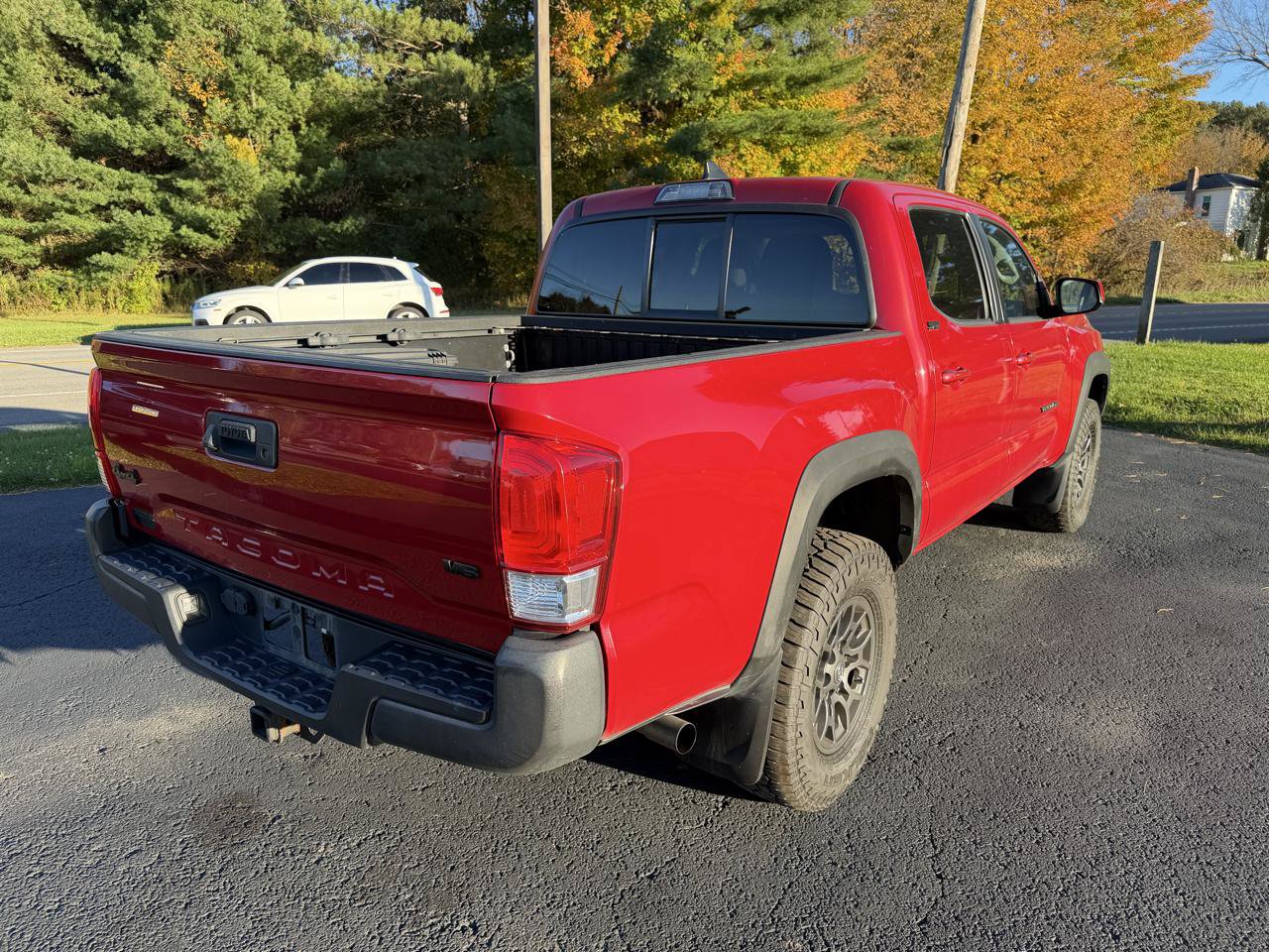 Used 2017 Toyota Tacoma SR5 w/ Tow Package AWD/4WD image 5