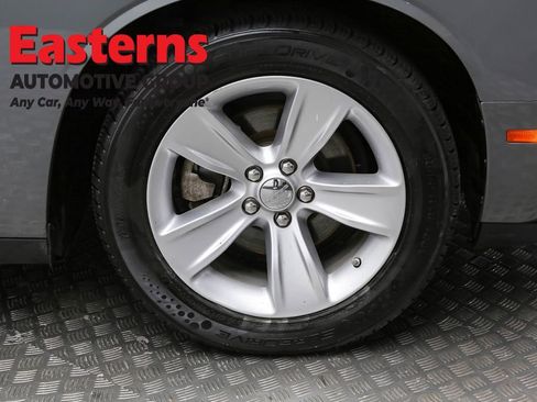 Used 2023 Dodge Challenger SXT RWD image 30