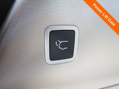 Used 2021 Chrysler Pacifica Touring-L FWD image 20