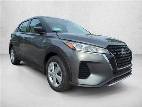 Used 2025 Nissan Kicks Play S FWD image 7