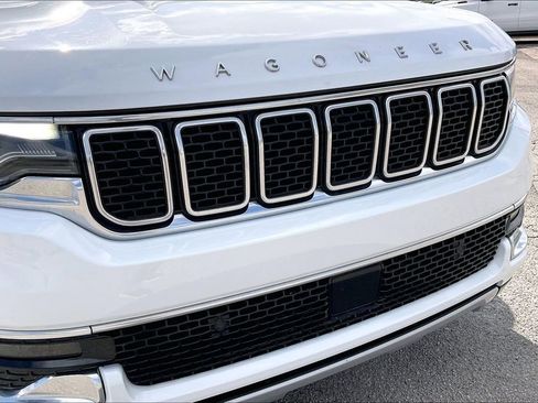 Certified 2024 Jeep Wagoneer Series II w/ Flexible Seating Group image 33