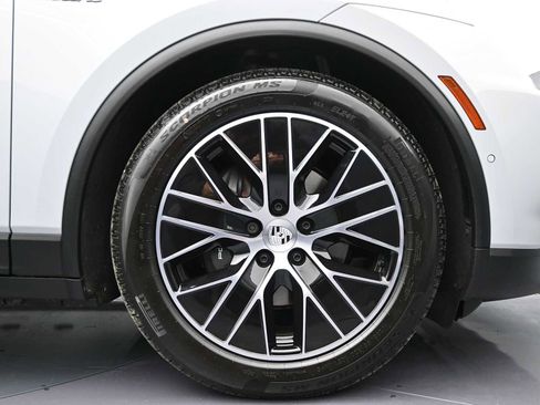 New 2026 Porsche Macan 4 Electric image 29