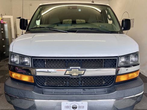 Used 2019 Chevrolet Express 3500 LT w/ LT Preferred Equipment Group image 8