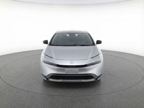 Used 2025 Toyota Prius LE FWD image 2