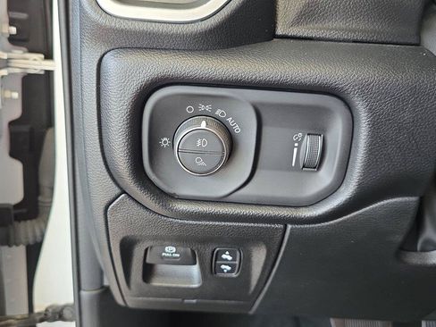 Used 2022 RAM 1500 Big Horn AWD/4WD image 24
