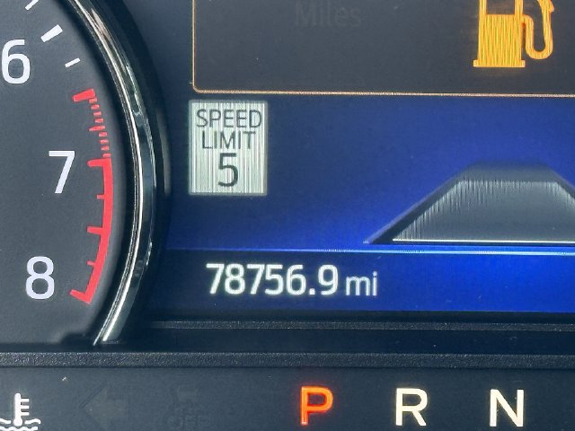 Used 2022 Ford Explorer XLT w/ Equipment Group 202A RWD image 26