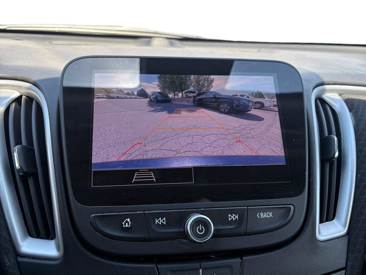 Used 2023 Chevrolet Malibu LT w/ Driver Confidence Package FWD image 17