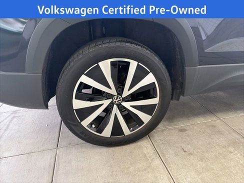 Certified 2022 Volkswagen Taos SE image 15