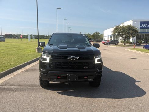 Used 2022 Chevrolet Silverado 1500 LT Trail Boss w/ Convenience Package II AWD/4WD image 8