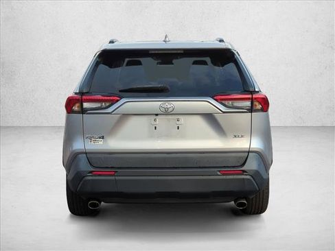 Used 2021 Toyota RAV4 XLE image 3