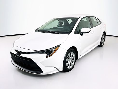 Used 2024 Toyota Corolla LE FWD image 3
