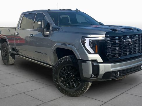 Used 2025 GMC Sierra 2500 Denali Ultimate AWD/4WD image 3