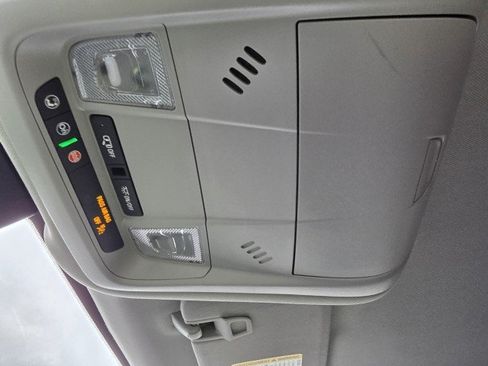 Used 2024 Chevrolet Equinox LT w/ LPO, Floor Liner Package FWD image 4