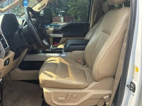 Used 2018 Ford F250 Lariat w/ FX4 Off-Road Package AWD/4WD image 10