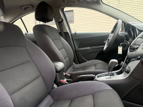 Used 2015 Chevrolet Cruze LT image 10