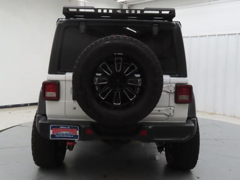Used 2019 Jeep Wrangler Unlimited Rubicon AWD/4WD image 4