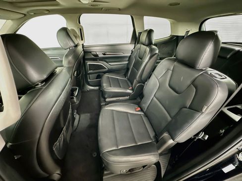 Used 2025 Kia Telluride S FWD image 29