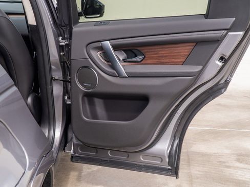 Used 2025 Land Rover Discovery Sport S image 23