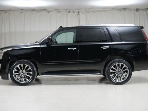 Used 2019 Cadillac Escalade Luxury w/ Escalade Sport Edition image 3