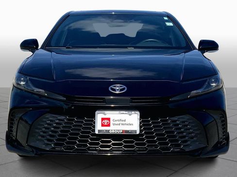 Used 2025 Toyota Camry SE w/ Multimedia Upgrade Package image 4