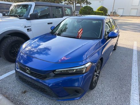 Used 2022 Honda Civic EX image 2