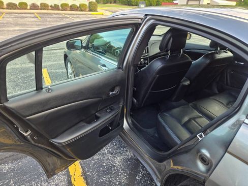 Used 2013 Chrysler 200 Limited FWD image 31
