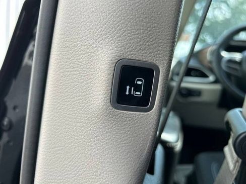 Used 2023 Chrysler Voyager LX FWD image 43