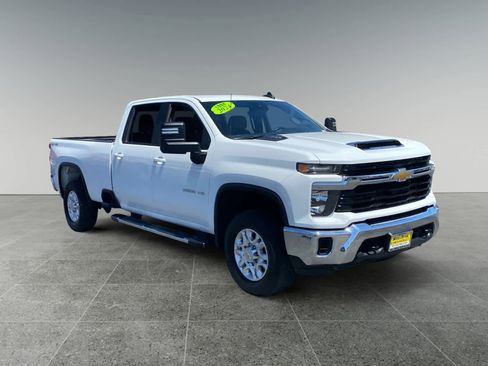 Used 2024 Chevrolet Silverado 3500 LT AWD/4WD image 7