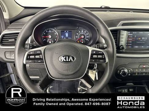 Used 2020 Kia Sorento LX AWD/4WD image 11