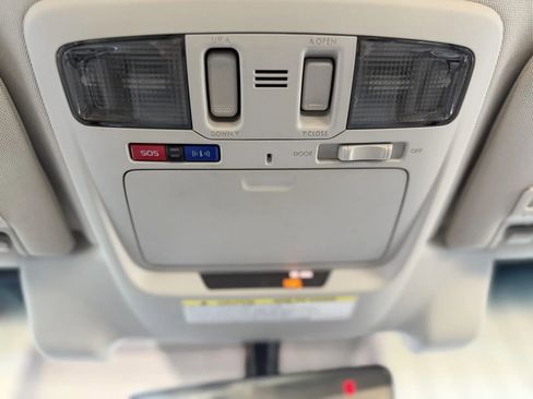 Used 2018 Subaru Outback 3.6R Limited image 38