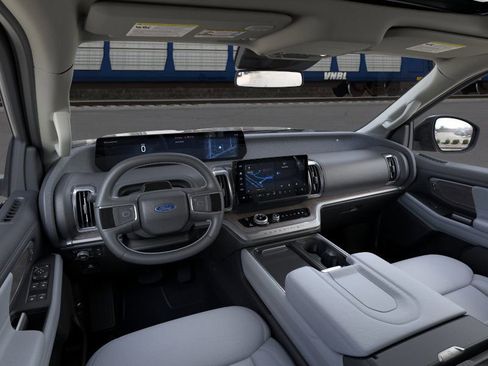 New 2026 Ford Expedition Max Platinum image 9