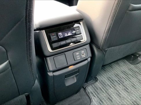 Used 2026 Subaru Ascent Premium AWD/4WD image 10