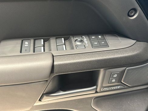 New 2026 Land Rover Defender 110 OCTA image 8