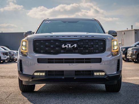 Used 2022 Kia Telluride SX w/ SX Prestige Package image 2